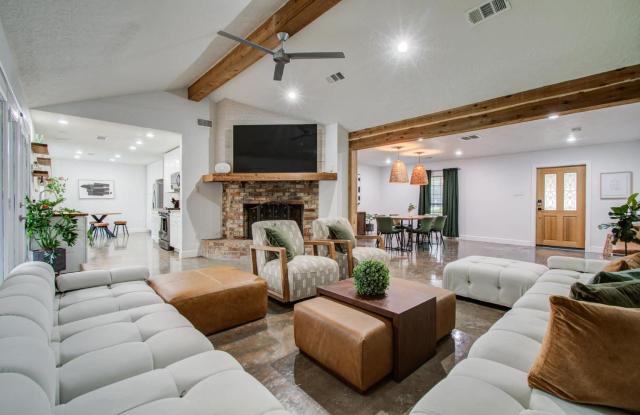 Rustic Modern Escape - 4BD-2BA with Pool & Patio