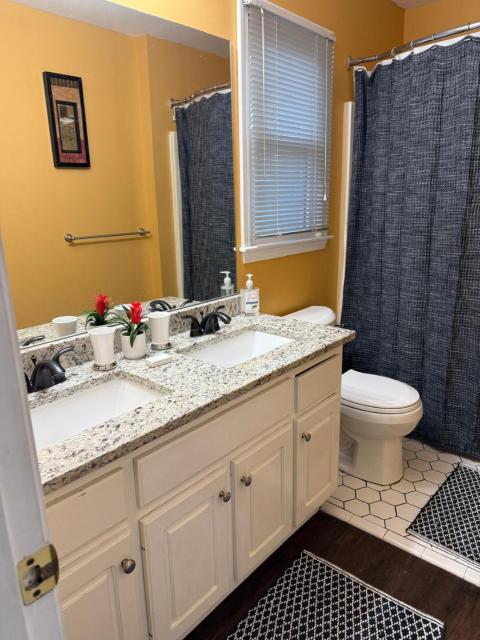 Room in a house in Lawrenceville