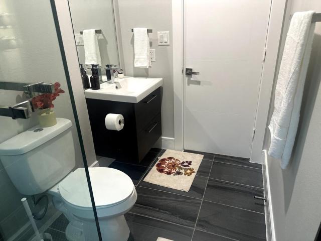 BRAND NEW COZY 1B1B Near Downtown Free Parking