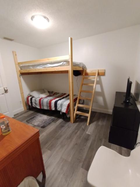 Airport PIE Hostel