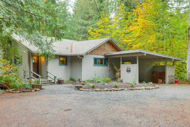 Fishing & Rafting: McKenzie River Cabin!