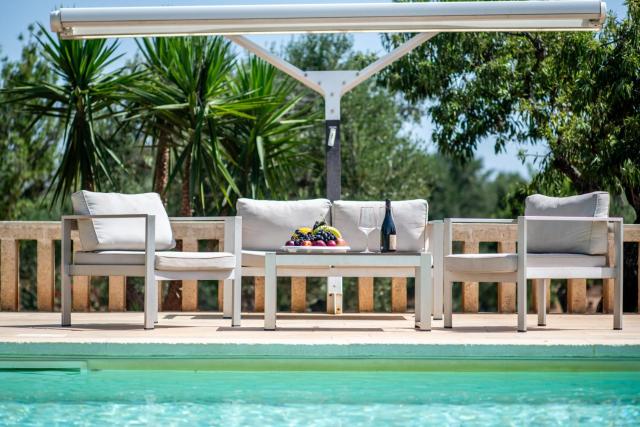 VILLA OSTUNI ONE mit Pool, Gästehaus & Glamping