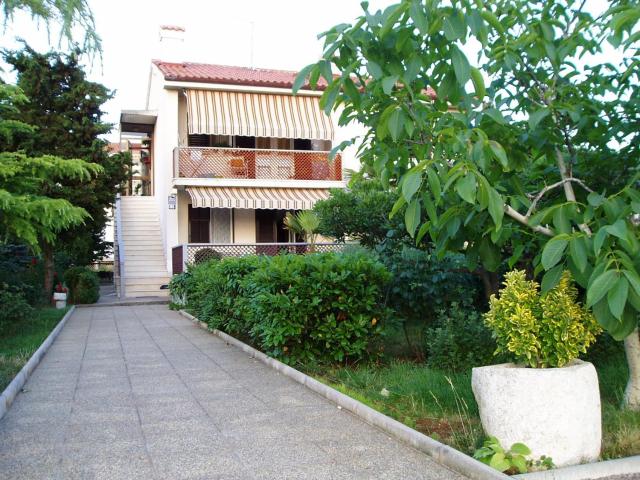 Apartments with parking space Punat, Krk - 23877