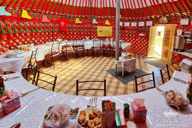 Yurt Glamping Edelweiss Meadow at the foot of Lenin Peak
