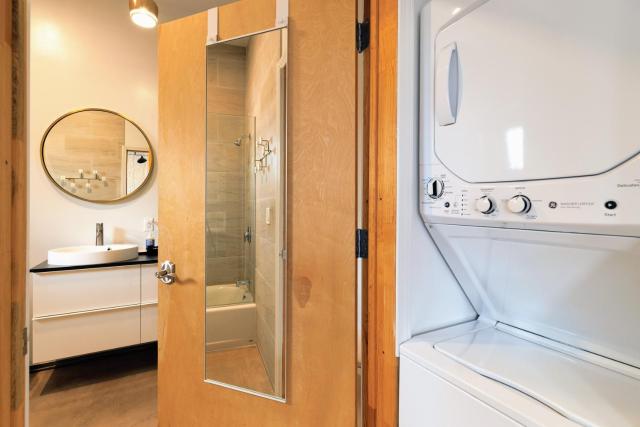 Modern Santa Fe Baca Railyard Apartment with Terrace