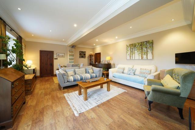 Cadshaw Country Views