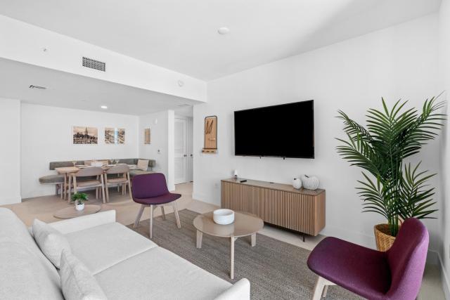 Luxury 2-Bdrm Condo in the Heart of Downtown Miami