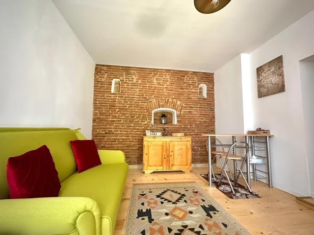 Cozy Retreat - Central