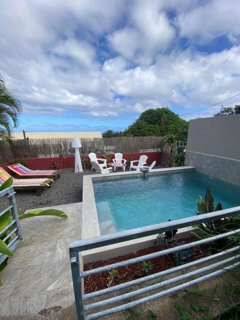 Villa Leu Bi Chic 4 chambres avec piscine , boulodrome et plancha à Piton Saint-Leu