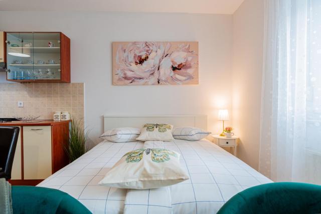 Flex SelfCheckIns 141 - Zagreb - Studio Apartment - Loggia