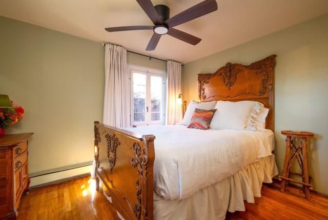 Casita Gomez- Courtyard - Quiet - Railyard - 1BR