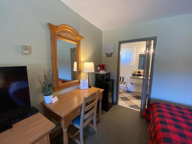 Parkway Motel