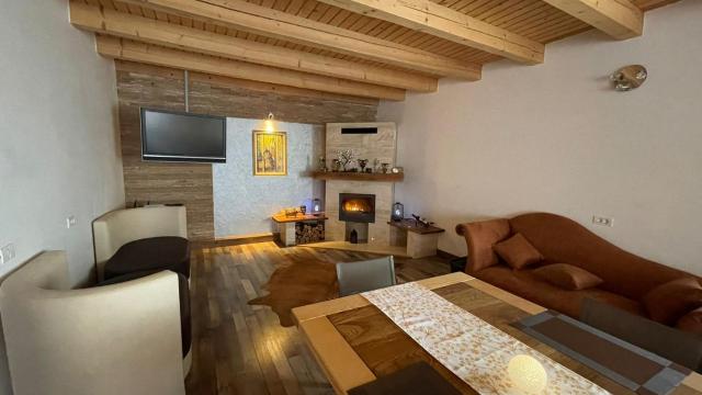 Hunter's Lodge