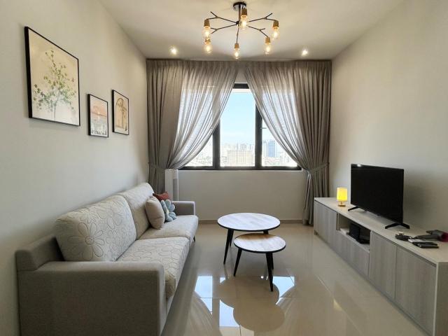 Cozy 2BR Sky Pool & Panoramic Views 1-6 Guests