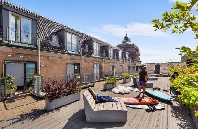 Urban Oslo Penthouse with Fireplace & City Views