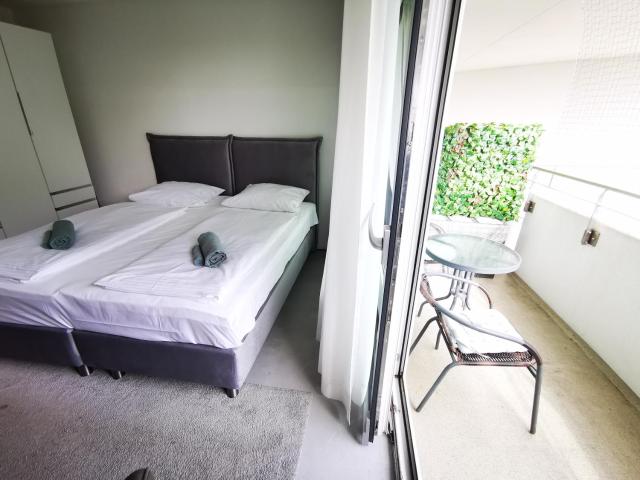 HH 03 by ROCKCHAIR - SUPERHOST Status - Modernes Apartment mit sonnigem Balkon & premium Boxspringbetten in Winterhude - Hamburg Top Geheimtipp