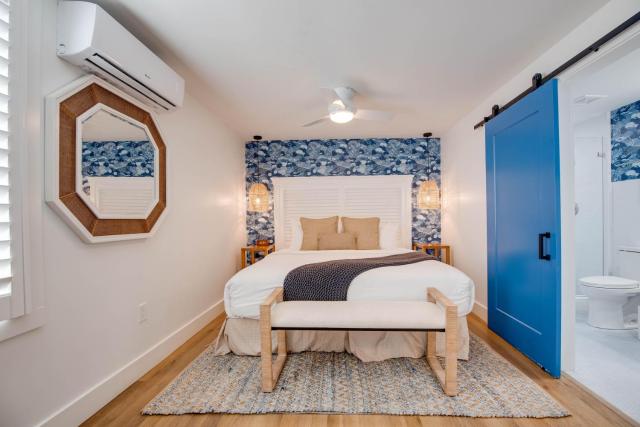 Underwater Cabana at Custom House Inn