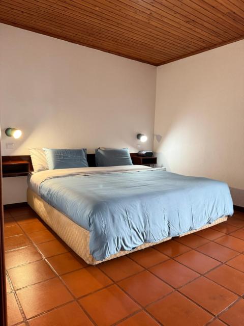 Habitación con estacionamiento y baño privado