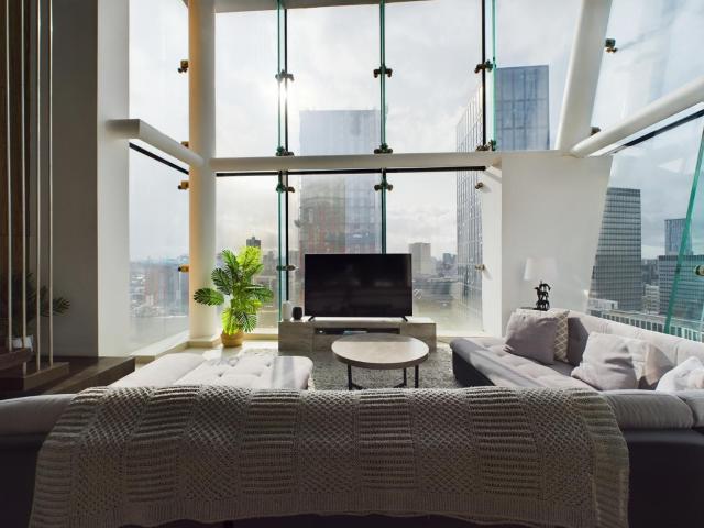 Amazing Skyline Views 3BR Duplex With Free Parking