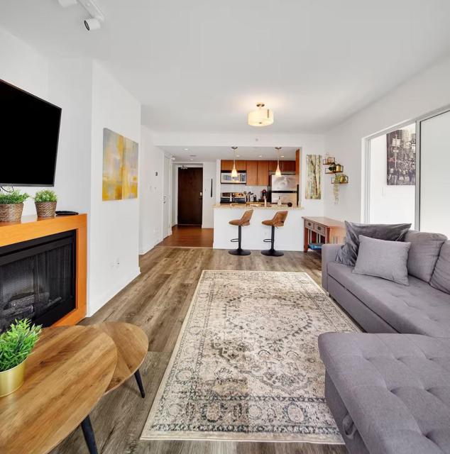 Stylish Condo in Downtown