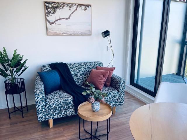 Brand New Luxury Studio Queen Street View