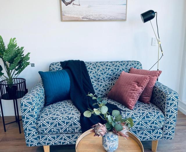 Brand New Luxury Studio Queen Street View