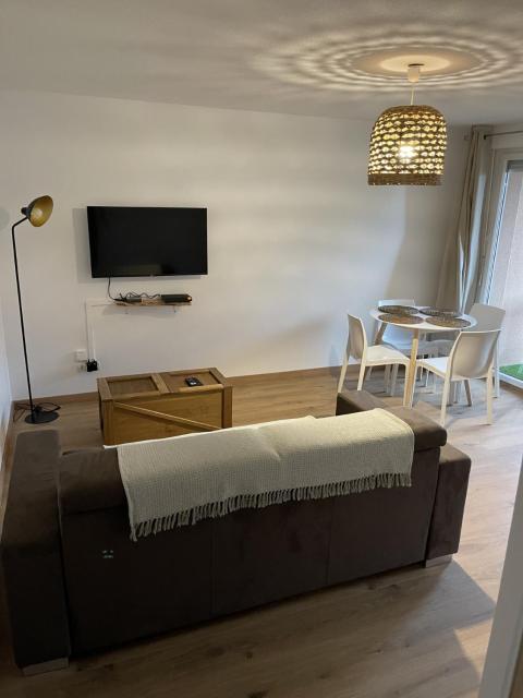 Charmant T2 Piscine Golf de Seilh
