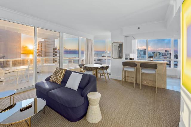 Fontainebleau Hotel Ocean View Fits 6! 1 BED/2 BA