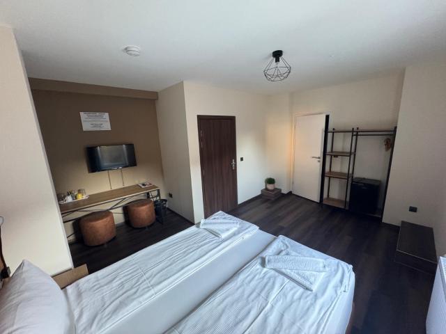Hotel Capitol Zentrum - 24h -