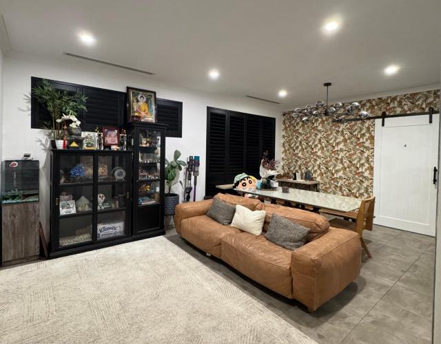 Décembre House - 24hrs Self Late Check-in Shared Home-style Accommodation in Belmont Central