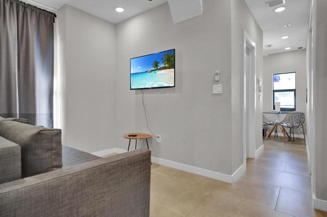 Miami Flats - Self Check-in and 1 Free Parking