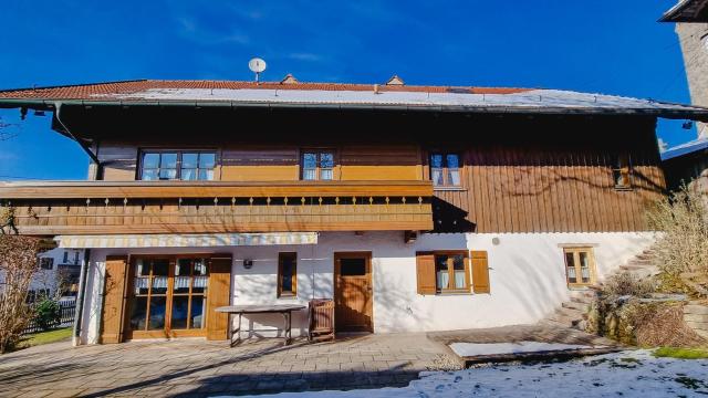 schönes Ferienhaus mit Sauna im Grünen