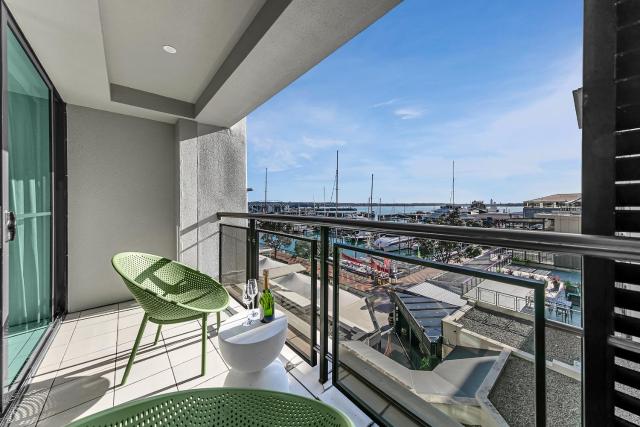 Fabulous City Apartment with Stunning Ocean Views