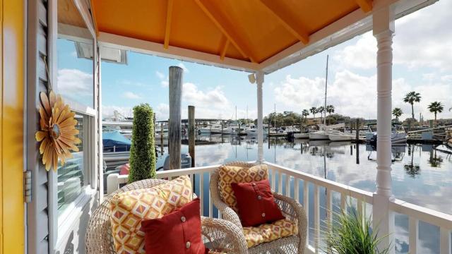 The Famous Houseboat in Sanford