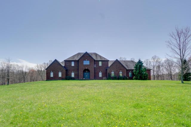 Hot Tub & Private Pond! Spacious McArthur Home