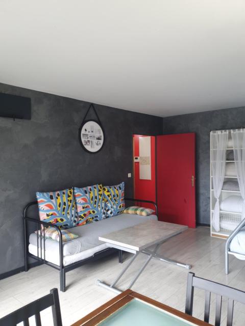 "Cosy & Modern" Logement avec parking privé et proche métro Paris !