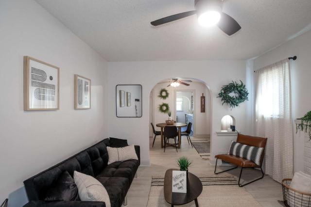 Home Sweet Home - Loft 3 BR - 1 BA WIFI SMART TV