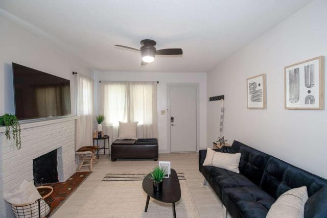 Home Sweet Home - Loft 3 BR - 1 BA WIFI SMART TV