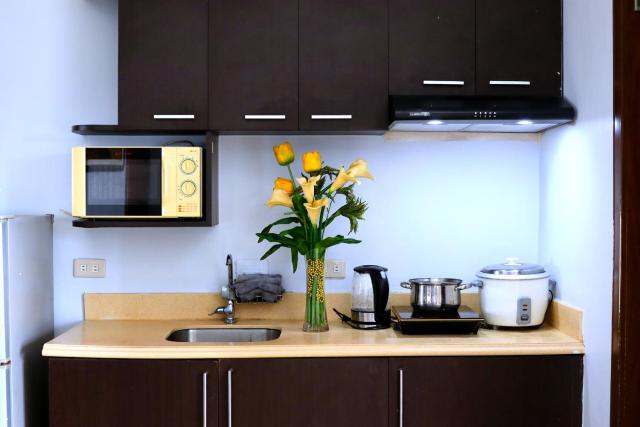 2BR Condotel Ridgewood Tower Taguig
