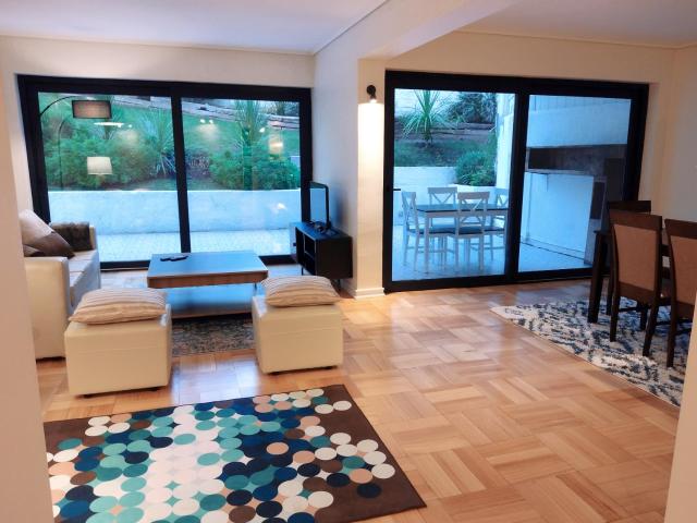 Jardín privado para familias y trabajo