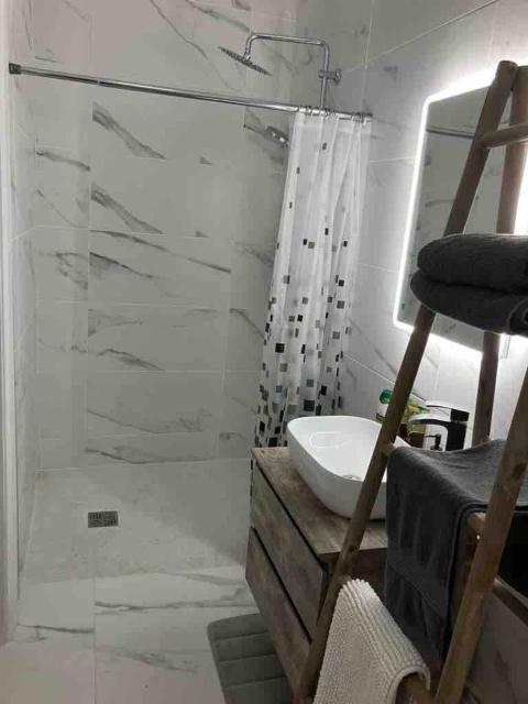 Studio Apartment sleeps up to 4 guests in Kinvara