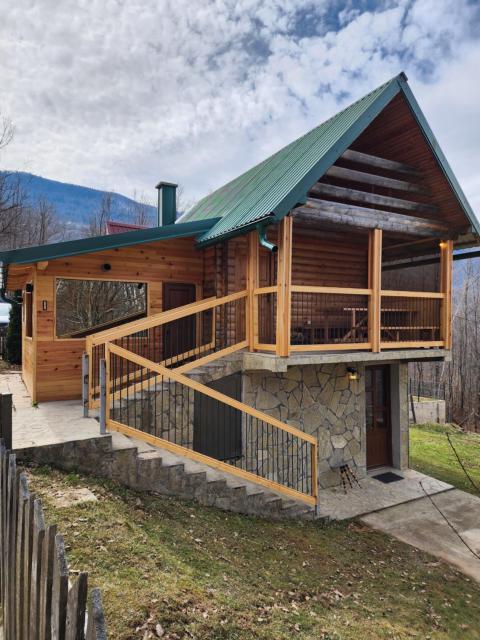 Honeywood Cabin I with Private Spa