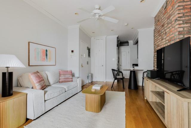 Blueground West Village AC wd nr park NYC-1762