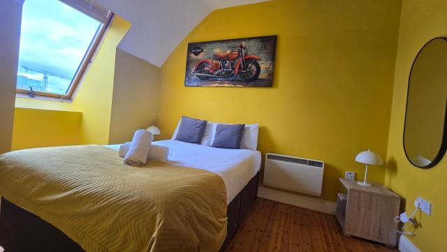 Galway City Dockland Apartment, 2 bed, 2 bath with parking