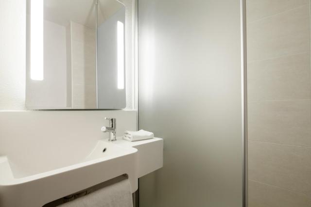 B&B HOTEL Carcassonne Rocadest La Cité