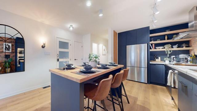 Casa Hotel Elegant 2BR Suite in Leslieville
