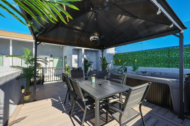 Harborside Suite 08 with Hot Tub