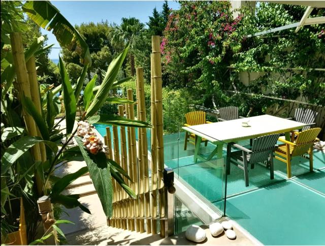 VILLA LAGUNA BLUE - Kavouri Vouliagmeni BEACH FRONT