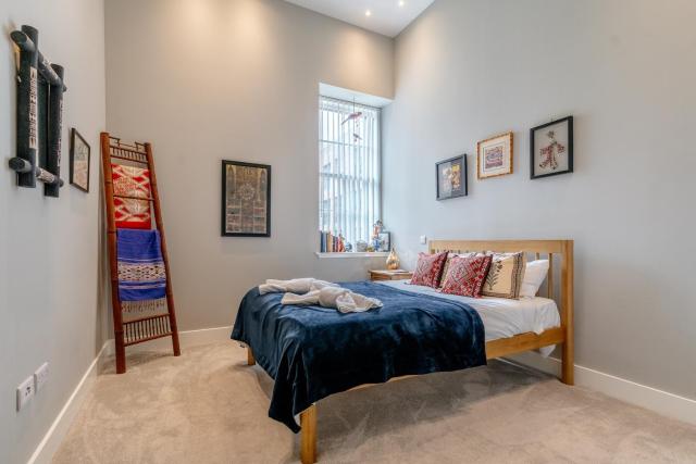 Unique Two Bed Holiday Home in Edinburgh