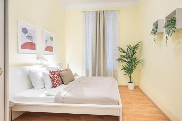 Central - NEW - AirCon - Comfy